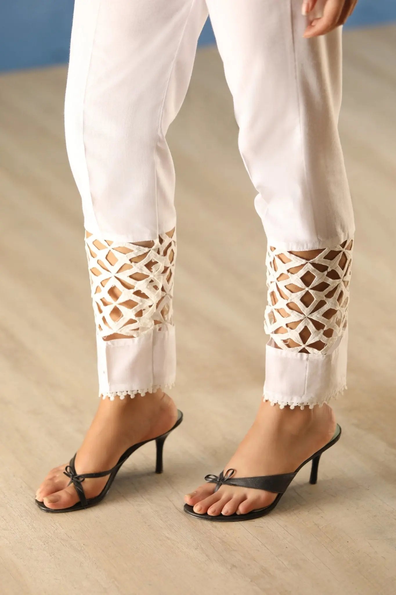 IshDeena Casual or Work Elastic Waist White Cotton Trousers With Lace for Petite Women - IshDeena